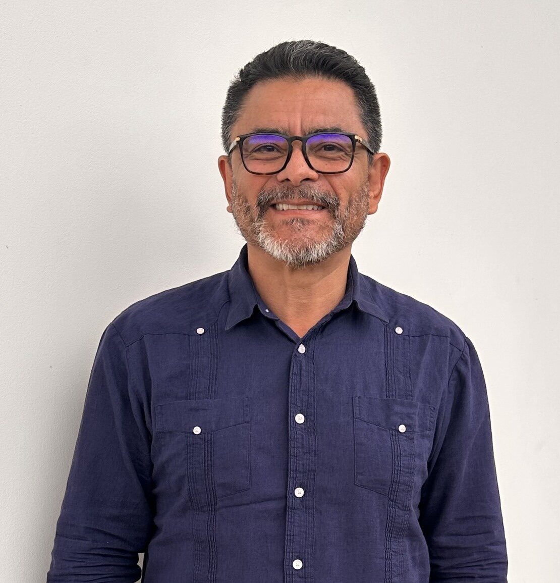 Retrato profesional del Dr. Orlando Sibaja